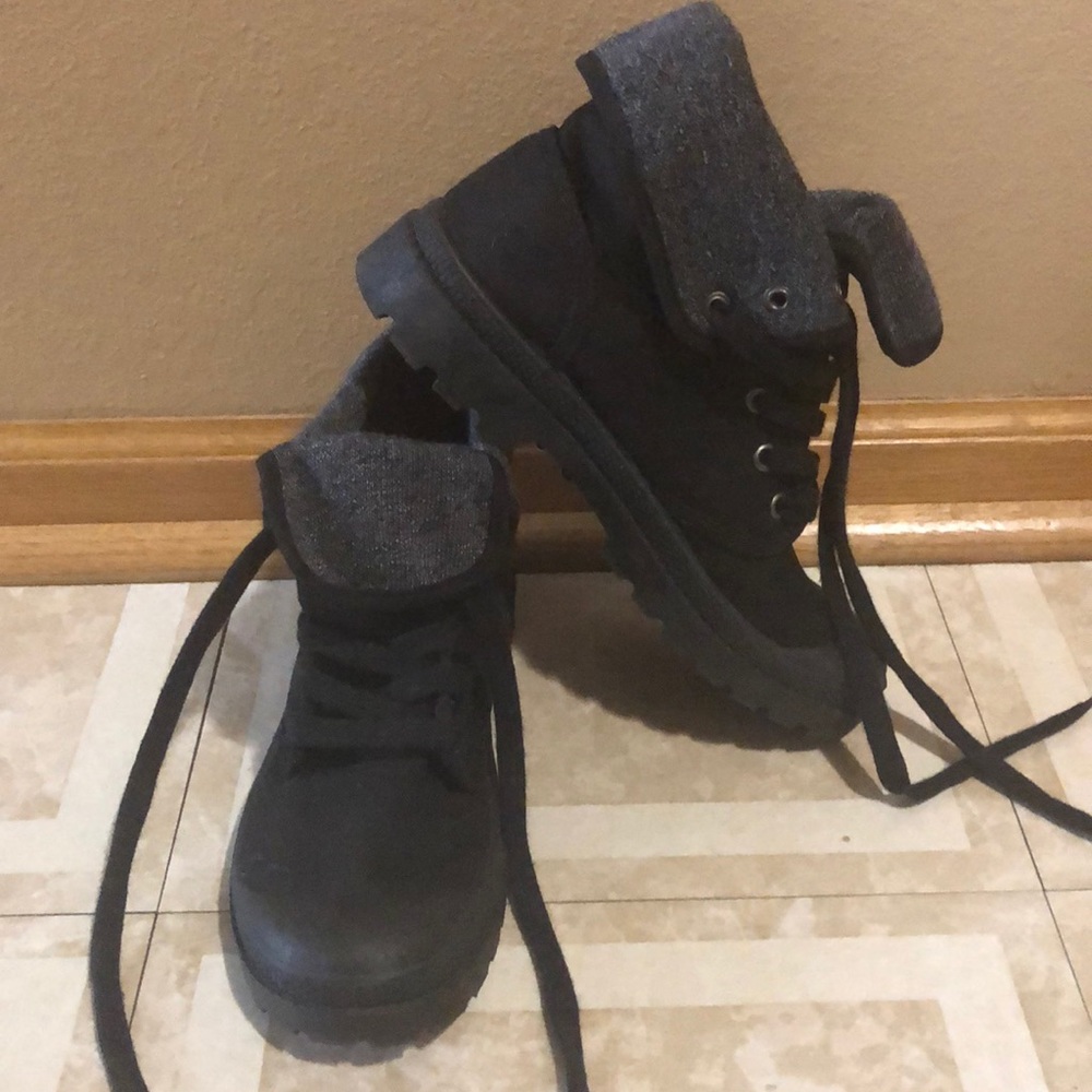Ankle booties